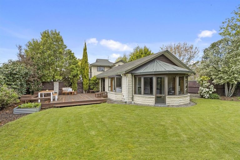 Photo of property in 25 Solomon Avenue, Redwood, Christchurch, 8051