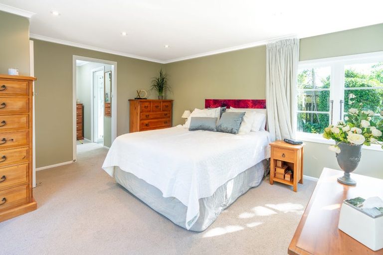 Photo of property in 450 Te Moana Road, Waikanae, 5036