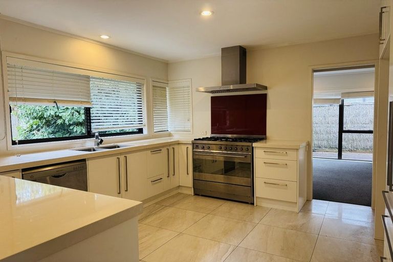 Photo of property in 27 Northpark Avenue, Northpark, Auckland, 2013