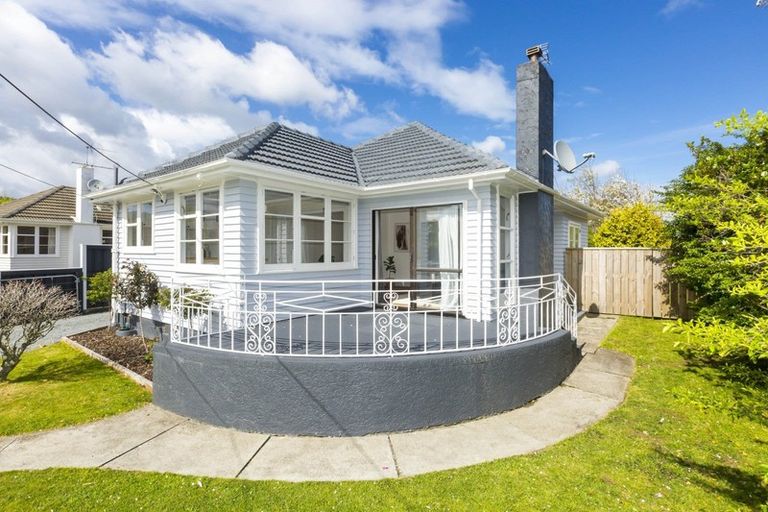 Photo of property in 16 Thackeray Street, Trentham, Upper Hutt, 5018