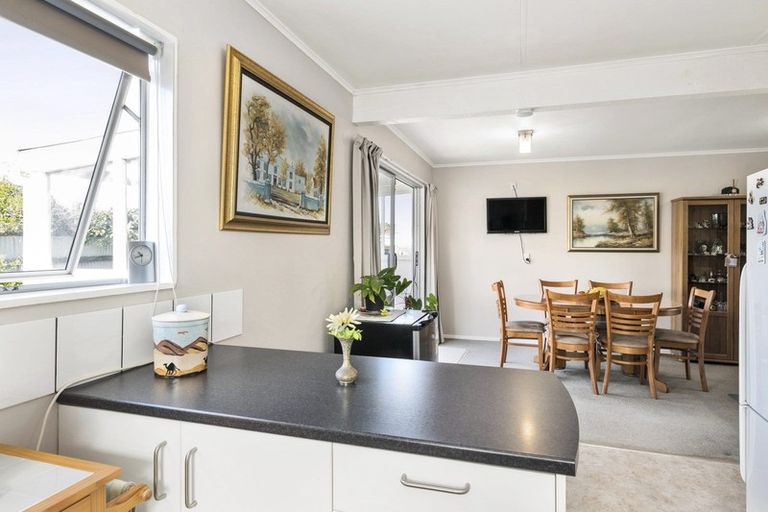 Photo of property in 12 Heather Street, Levin, 5510