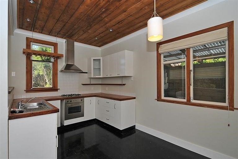 Photo of property in 18 Buckingham Street, Melrose, Wellington, 6023