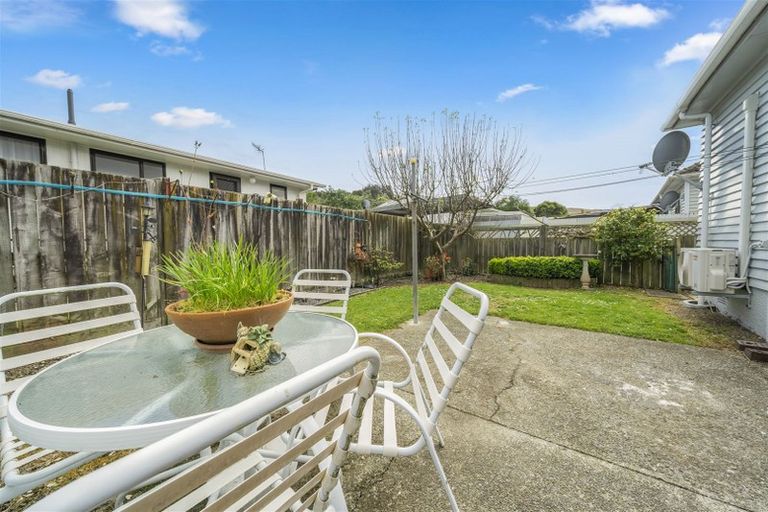 Photo of property in 19 Lockwood Crescent, Taita, Lower Hutt, 5011