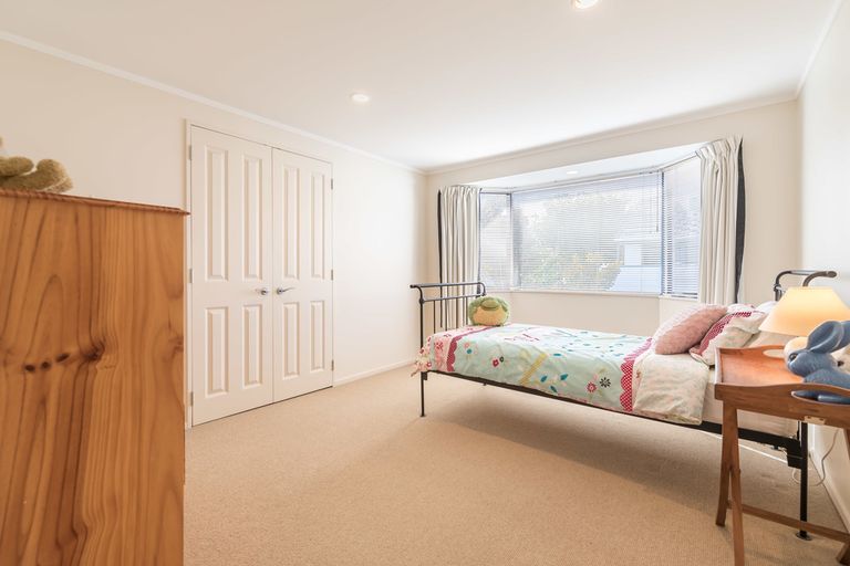 Photo of property in 54a Mcfadzean Drive, Blockhouse Bay, Auckland, 0600