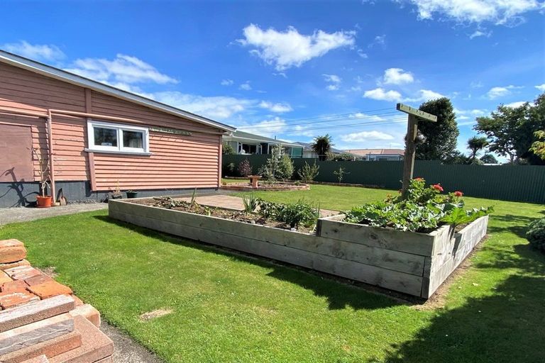 Photo of property in 94 Stanners Street, Eltham, 4322