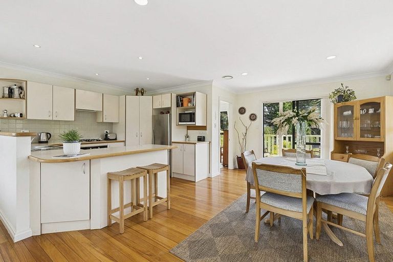 Photo of property in 10 Joseph Banks Drive, Whitby, Porirua, 5024