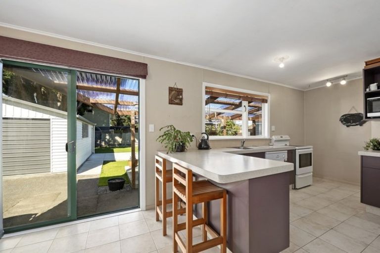 Photo of property in 6 Cecil Street, Clouston Park, Upper Hutt, 5018