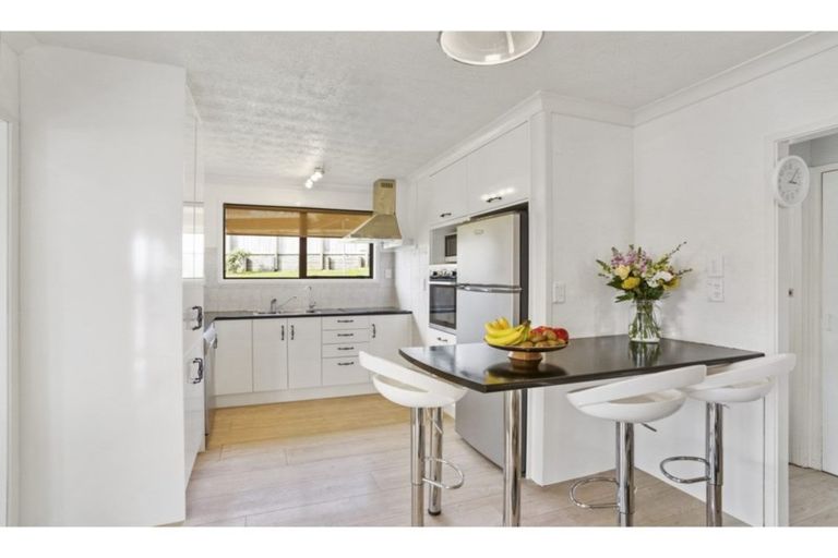 Photo of property in 70 Pemberton Avenue, Bayview, Auckland, 0629