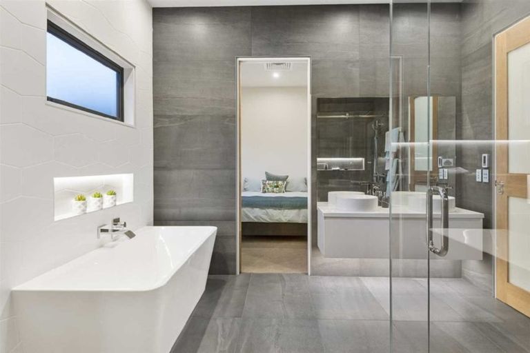 Photo of property in 42 Idris Road, Fendalton, Christchurch, 8052