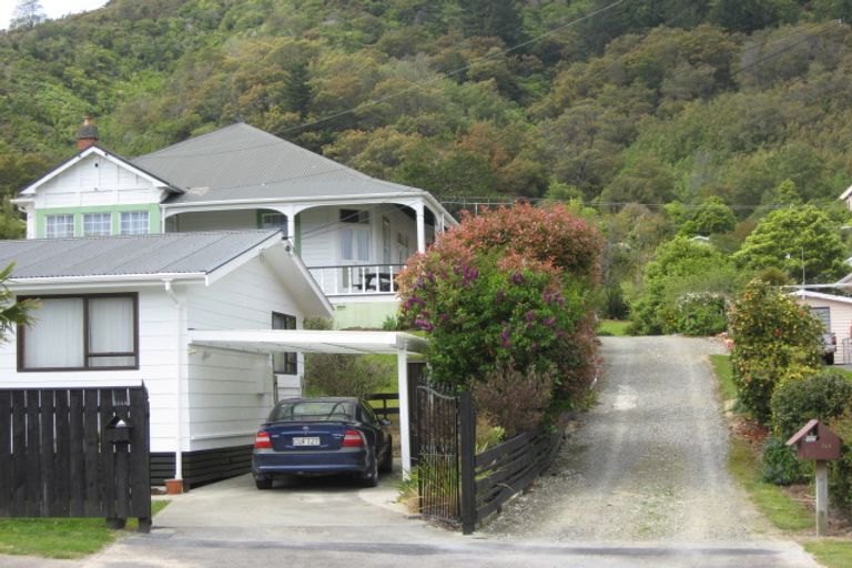 Photo of property in 144a Waikawa Road, Picton, 7220