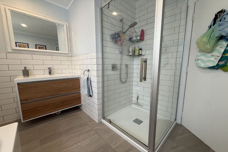 Photo of property in 3 Huntleigh Park Way, Ngaio, Wellington, 6035