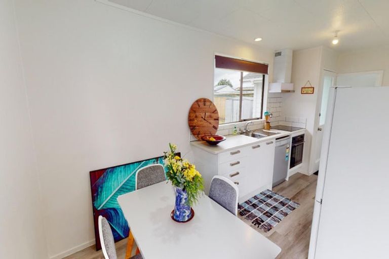 Photo of property in 24 Fergusson Street, Marton, 4710