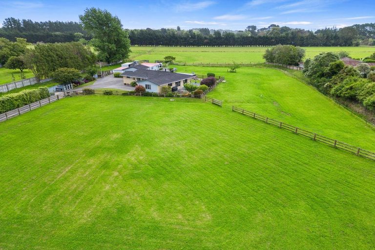 Photo of property in 921 State Highway 1, Te Horo, Otaki, 5581