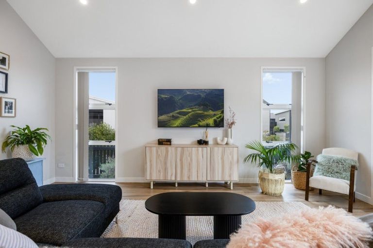 Photo of property in 2 Chain Place, Papamoa, 3118