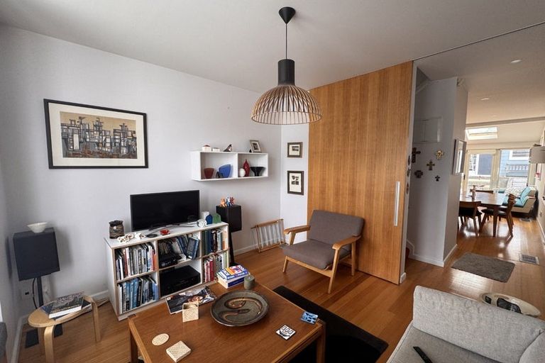 Photo of property in 64 Elizabeth Street, Mount Victoria, Wellington, 6011