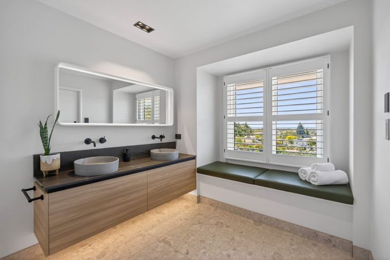 Photo of property in 48 Brougham Street, Nelson South, Nelson, 7010