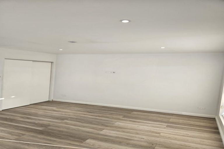 Photo of property in 15 Cambridge Road, Riverhead, 0820