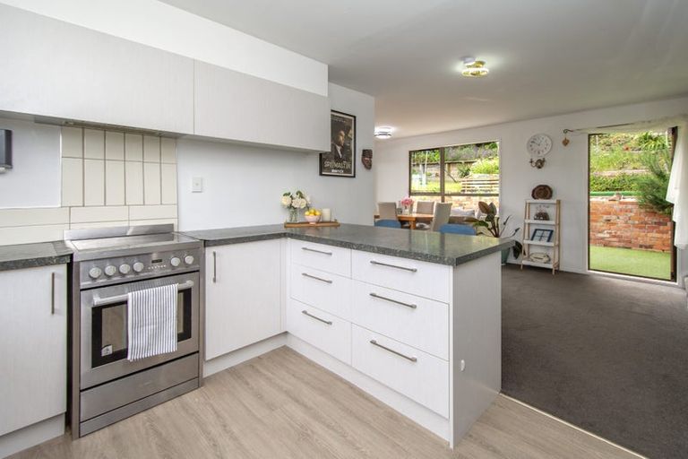 Photo of property in 10 Osmond Lane, Mount Pleasant, Christchurch, 8081