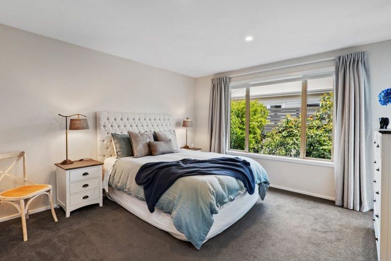 Photo of property in 40 Pitcairn Crescent, Bryndwr, Christchurch, 8053