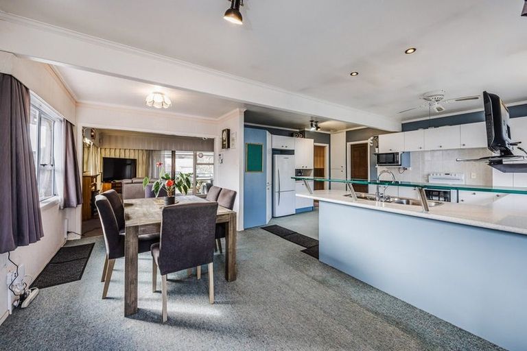 Photo of property in 15 Fields Road, Manurewa, Auckland, 2102