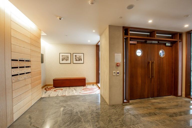 Photo of property in Clyde Quay Wharf, 2a/6 Clyde Quay Wharf, Te Aro, Wellington, 6011