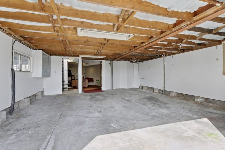 Photo of property in 43 Waitaki Street, Henderson, Auckland, 0612