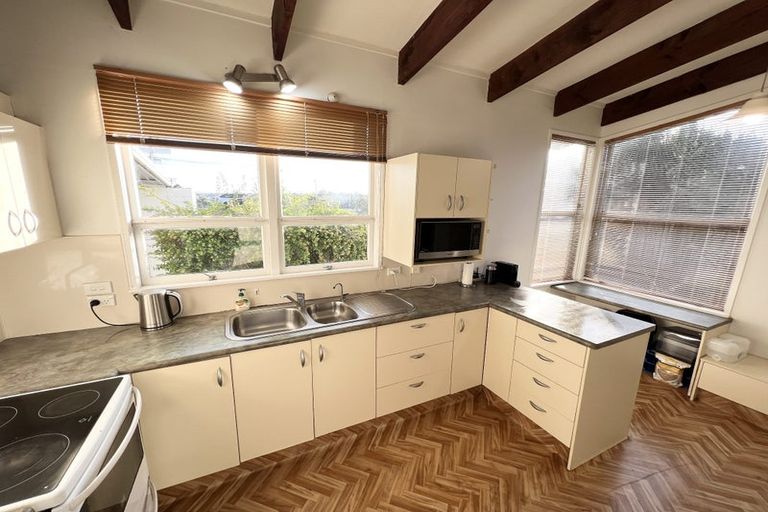 Photo of property in 165 Forrest Hill Road, Forrest Hill, Auckland, 0620