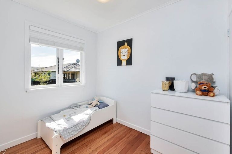 Photo of property in 1/1 Newington Road, Henderson, Auckland, 0612