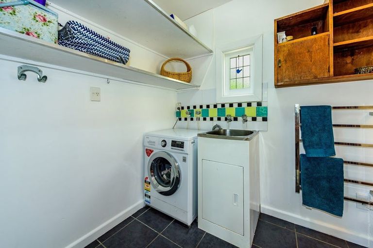 Photo of property in 10 Cornwall Road, Lyttelton, 8082