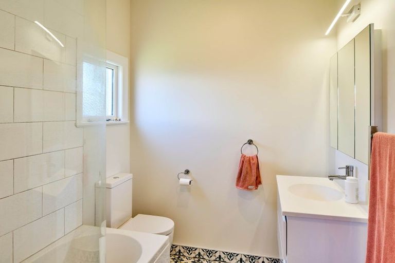 Photo of property in 6 York Street, Moera, Lower Hutt, 5010