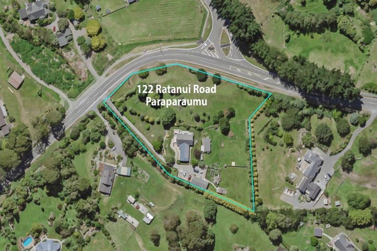 Photo of property in 122 Ratanui Road, Paraparaumu, 5032