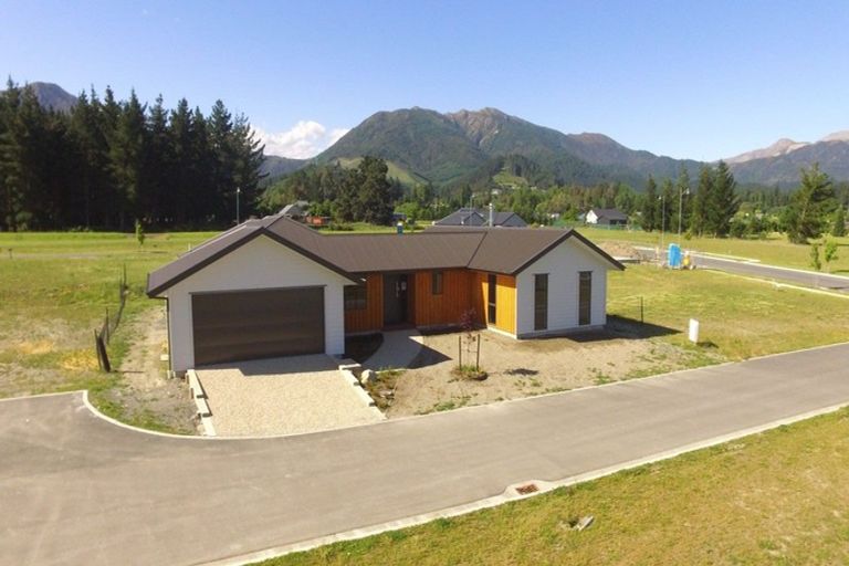 Photo of property in 2 Balfour Way, Hanmer Springs, 7334