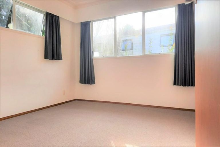 Photo of property in 51 Sunset Road, Totara Vale, Auckland, 0632