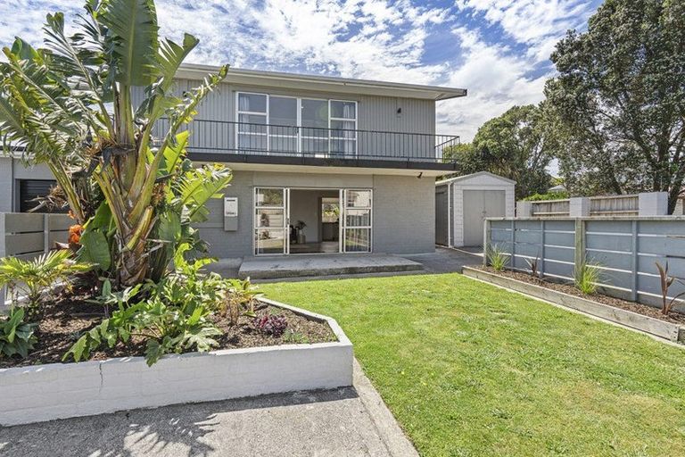 Photo of property in 2 Aratapu Street, Waitara, 4320