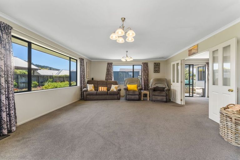 Photo of property in 2 Mayer Crescent, Wakefield, 7025