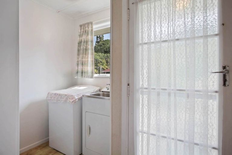 Photo of property in 70 Lake Road, Northcote, Auckland, 0627