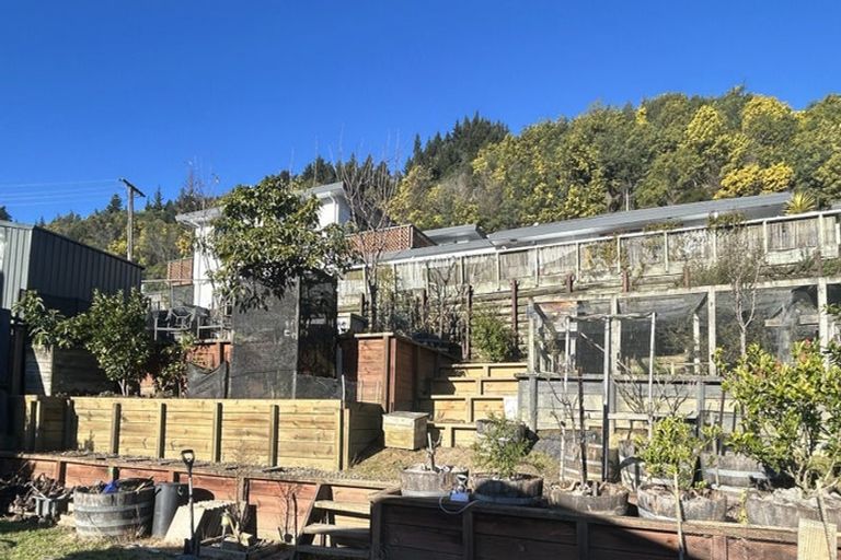 Photo of property in 73a Milton Terrace, Picton, 7220