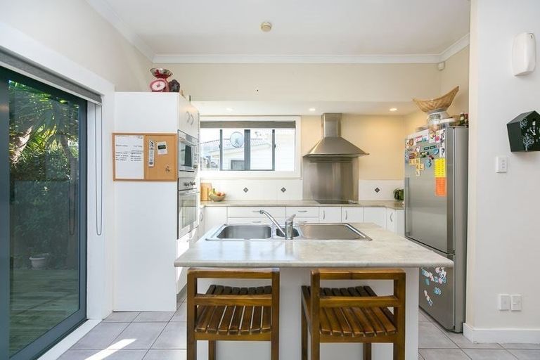 Photo of property in 12 Richmond Street, Fitzroy, New Plymouth, 4312