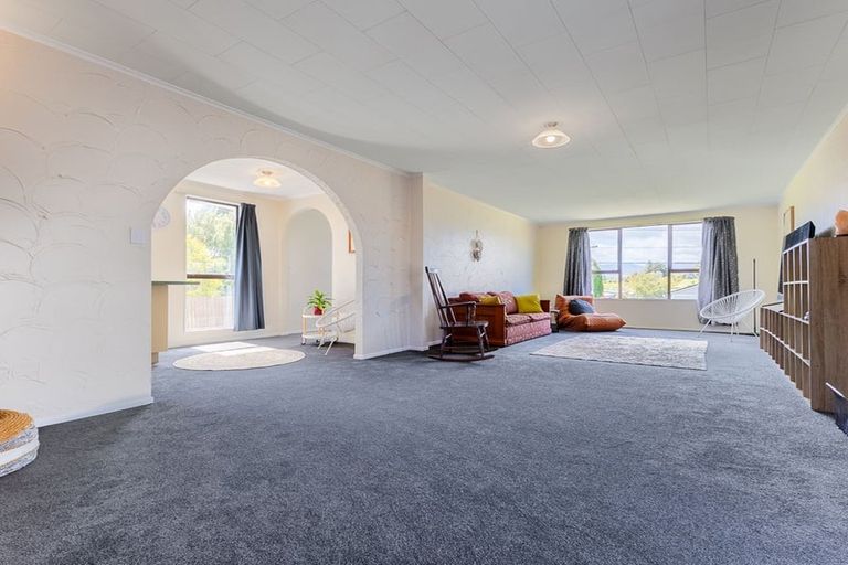 Photo of property in 11 Atua Street, Waikanae Beach, Waikanae, 5036