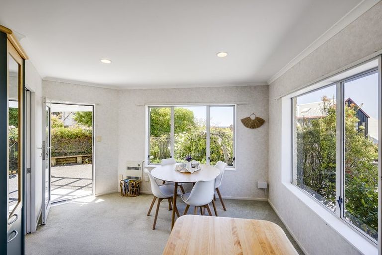 Photo of property in 76b Churchill Drive, Taradale, Napier, 4112