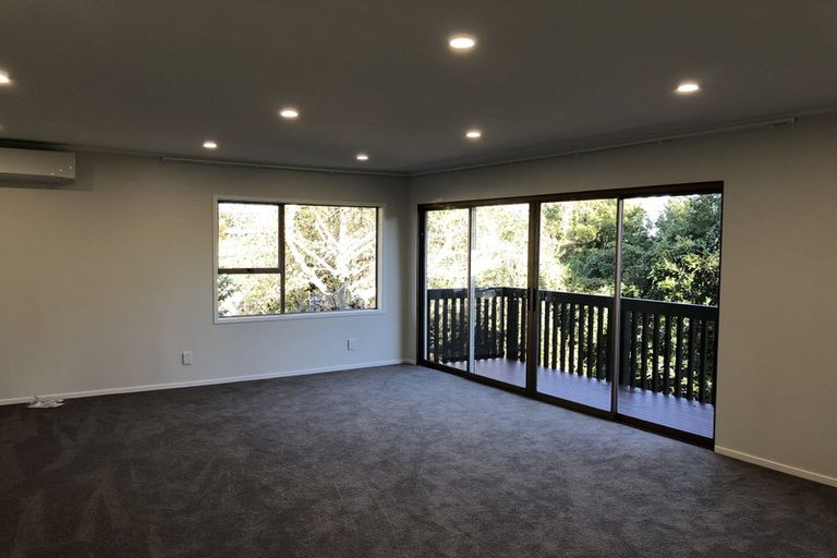 Photo of property in 8 Heaton Grove, Chatswood, Auckland, 0626