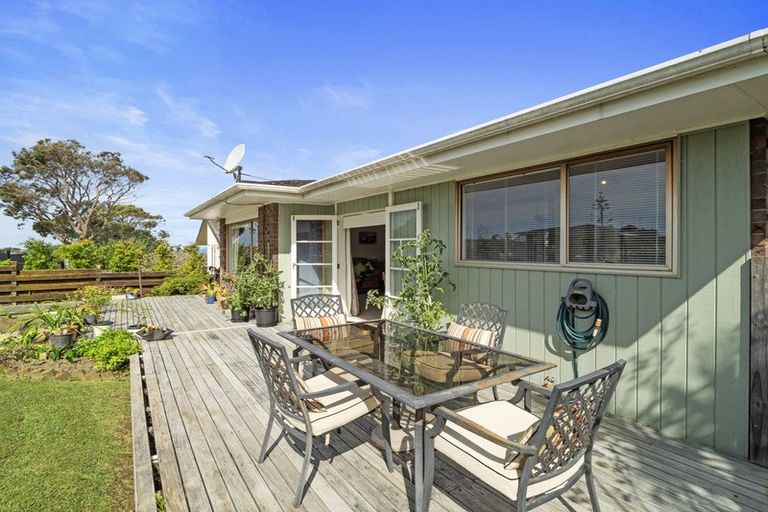 Photo of property in 85 Weatherly Road, Torbay, Auckland, 0630