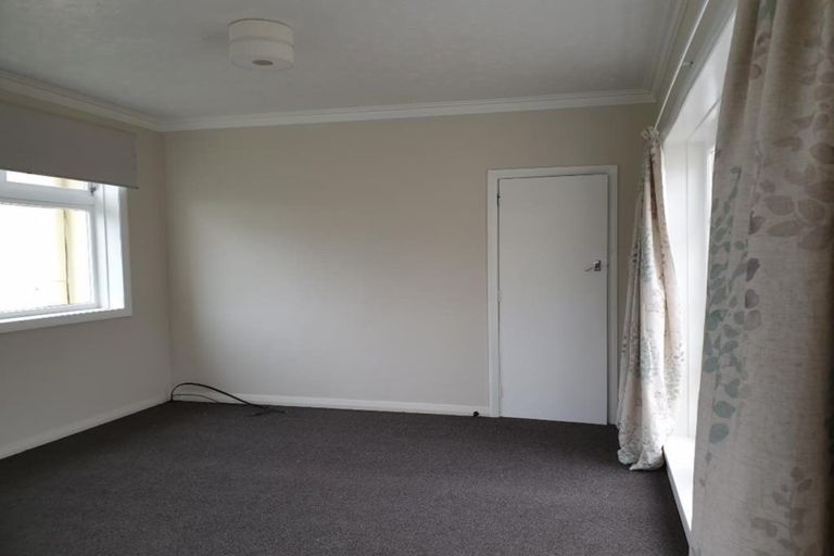 Photo of property in 8 Hampton Hill Road, Tawa, Wellington, 5028