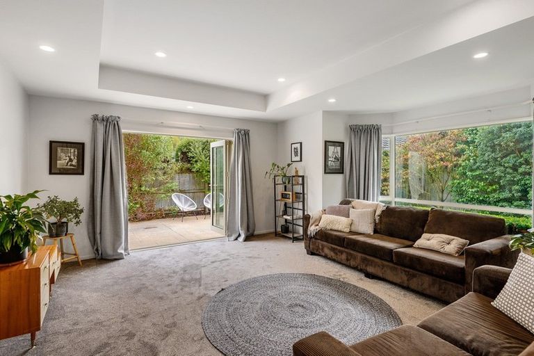 Photo of property in 22 Fineran Lane, Cashmere, Christchurch, 8022