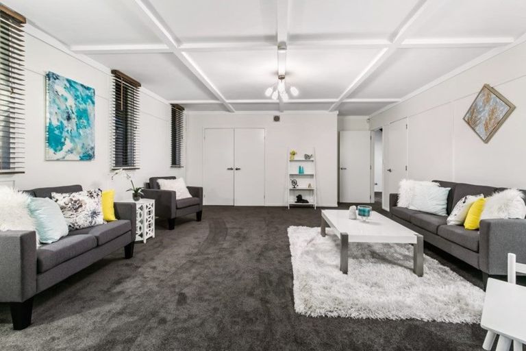 Photo of property in 354 Forest Hill Road, Waiatarua, Auckland, 0612