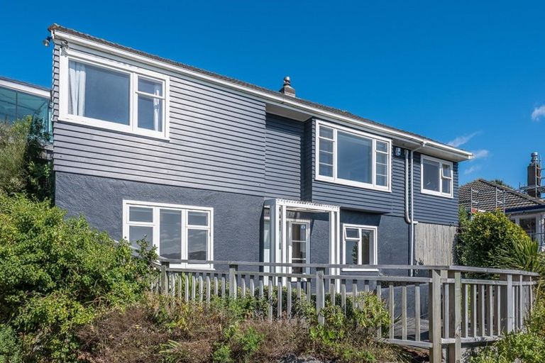 Photo of property in 90 Nicholson Road, Khandallah, Wellington, 6035