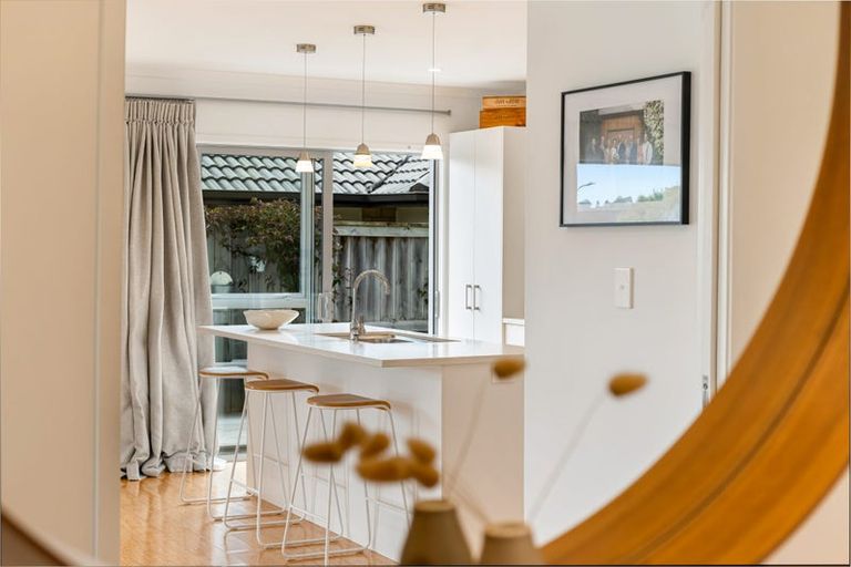 Photo of property in 3 Madden Avenue, Kumeu, 0810