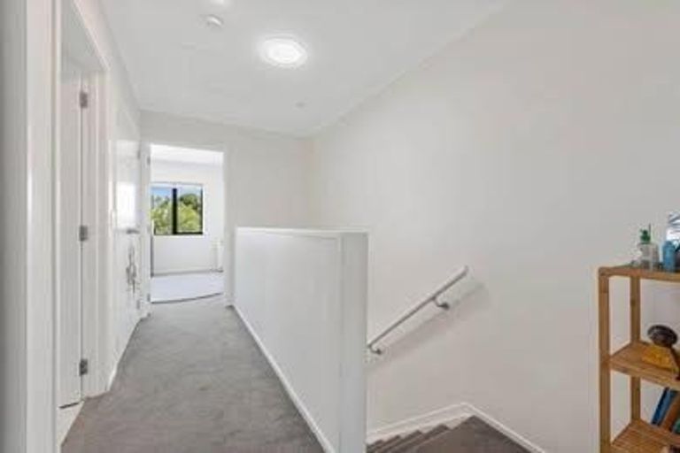 Photo of property in 15b Sealord Place, Manurewa, Auckland, 2102