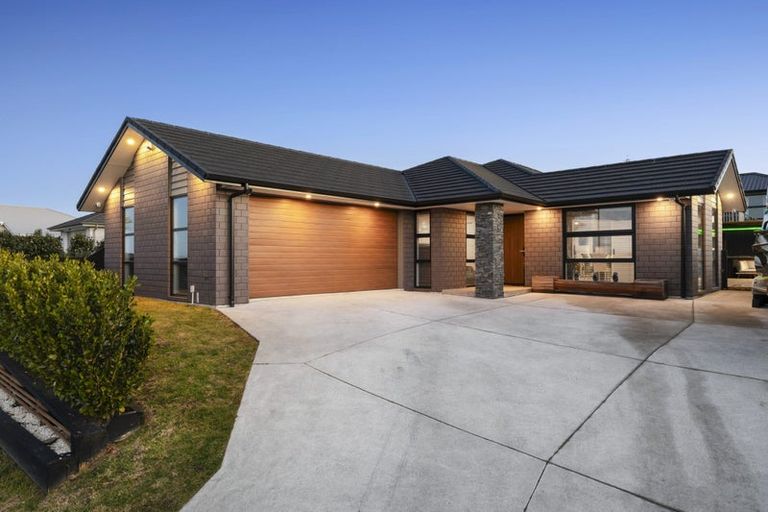 Photo of property in 15 Harriet Johnston Drive, Pokeno, 2402