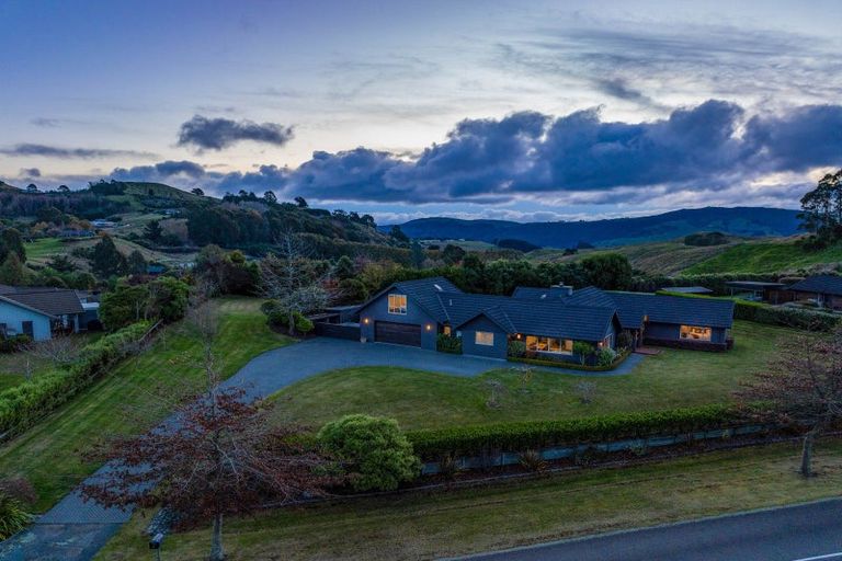 Photo of property in 63 Loch Views Road, Acacia Bay, Taupo, 3385